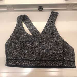 Lululemon sports bra— size 8